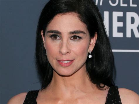 Sarah Silverman Shares Bikini Photo from Vitamin D Break on。